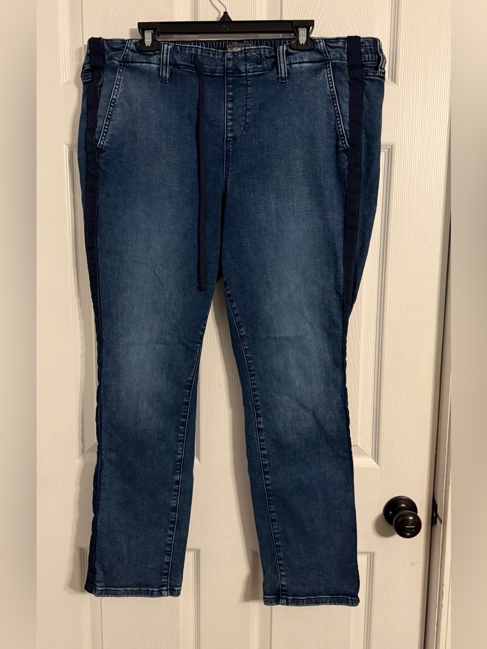 Torrid Women’s Size 2r Feel The For Elastic Waist Blue Jeans